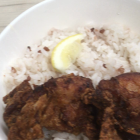 スープカレーSuage 東京丸の内　ザンギと野菜スープカレーの画像