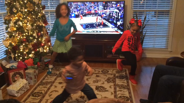 アメリカのクリスマスは家族みんなでの記事動画