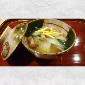 お墓参りの画像