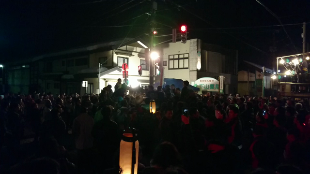 大曲の綱引きの記事動画