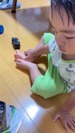 【1歳11ヶ月10日/710日】おじさん特急！？の記事動画
