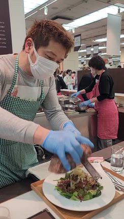アマゾンカカオのヘーゼルナッツショコラビビン麺を松屋銀座で食べましたの記事動画