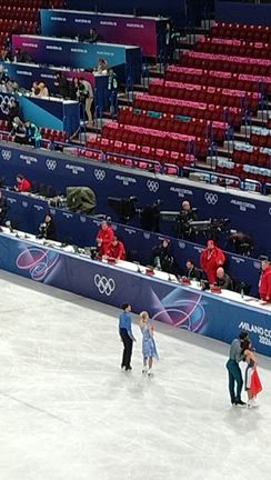 ミラノ五輪　アイスダンス表彰式！の記事動画