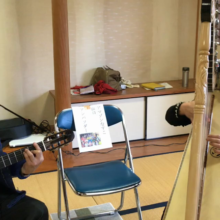 左右バラバラの記事動画