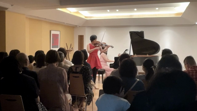 お友達とのコンサートの模様の記事動画