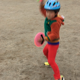 投げるフリの画像