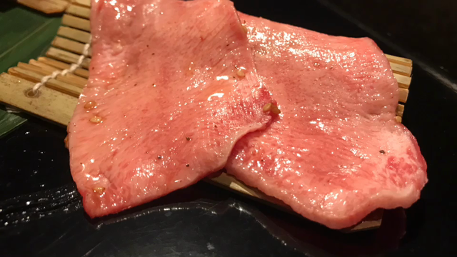 噂の会員制の焼肉店を訪問“西麻布焼肉Ｘ~TEN~”の記事動画