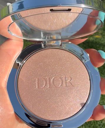 【DIOR】2026夏コスメレポ｜てんとう虫とデイジーデザインのサマーコレクション限定ハイライトの記事動画