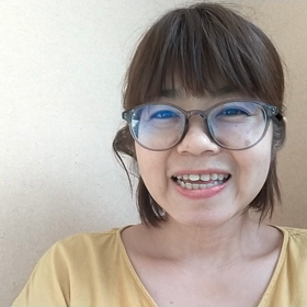 考えすぎは頭をからっぽに～笑いヨガの画像