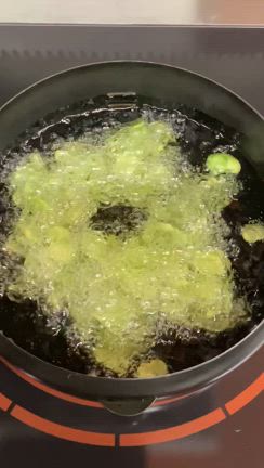 食育活動　《そら豆の皮剥き》の記事動画