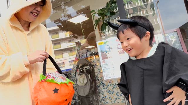 ハロウィン・お相撲さん見学の記事動画