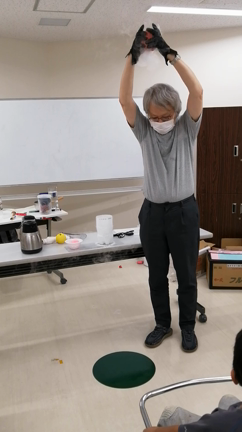 【松戸まなビーバー　活動レポ　21.8.27】　－196℃の液体窒素で何でも凍らせてみよう！の記事動画