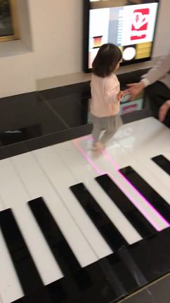 2才10ヶ月のクリスマスプレゼントはFAO SCHWARZで♪の記事動画