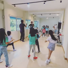 女の子に大人気KPOPのダンスレッスン！の画像