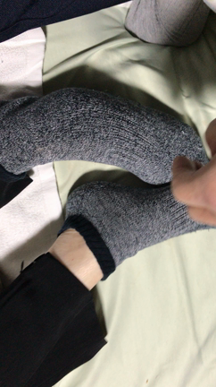 突然足が震えるのは何かの異常ですか？の記事動画