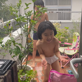 台風と霰を楽しむバカ二人の画像