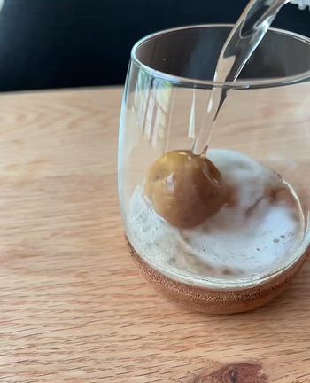 【ZARAコーデ】白シャツで作る大人のリラックスカジュアル｜自家製梅ソーダのある暮らしの記事動画