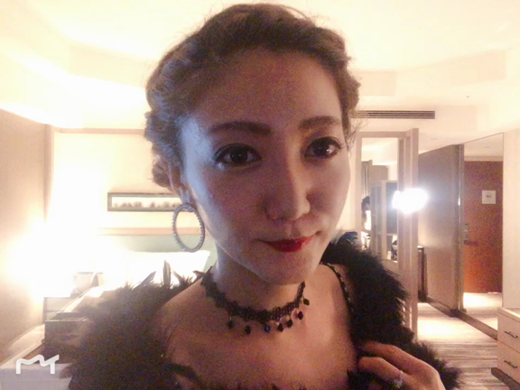 東京タワーのそばでの記事動画