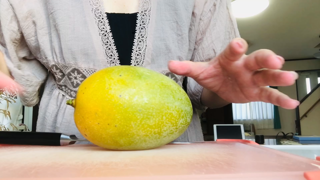 【沖縄移住暮らし】みどり色のマンゴー食べた事ある？の記事動画
