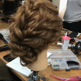 2ヶ月に一回のヘアセット講習の画像