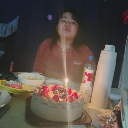 姪っ子さんの誕生日パーティーは大好物を並べての記事動画