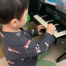 【2y2m7d】ピアニストの画像