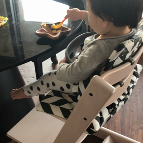 【1y2m22d】フォーク使いますの画像