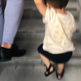 【1y7m4d】階段の画像