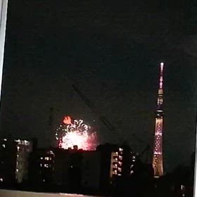 隅田川の花火大会の画像