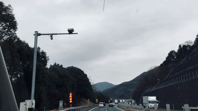 車中。の記事動画
