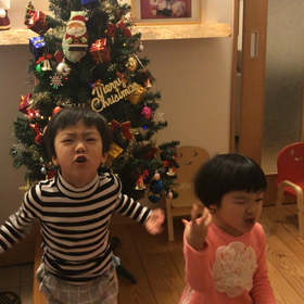 クリスマスツリーを出すの画像