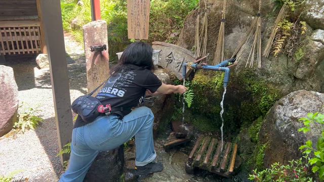 突然目的変更！ホタル鑑賞目的の西兵庫旅(2日目⑤)沙希ちゃんのおばあさんのために延命水汲みに来たの記事動画