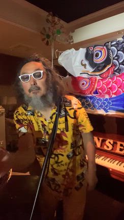 5月は音の泉に全長2mの鯉のぼり飾ってます＼(^o^)／鯉のぼりの前で歌えますの記事動画