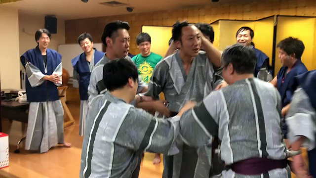 卒業式の記事動画