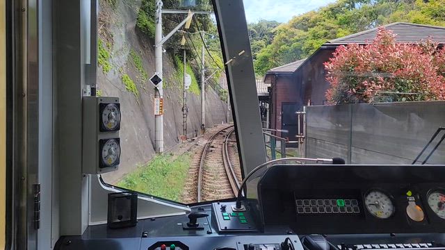 大きな仏と大きな仏と(その1)の記事動画