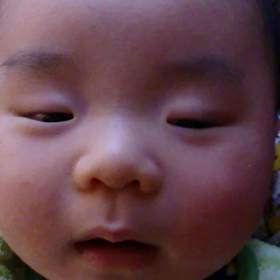笑ってるけど多分寝てますの画像