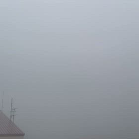 室堂平、暴風雨（爆笑）立っていられないほどです〜の画像