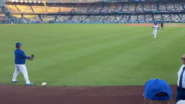 先発投球練習の記事動画