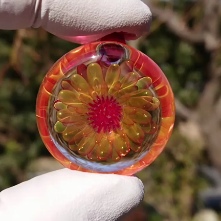 お花のペンダント/Flower pendantの記事動画