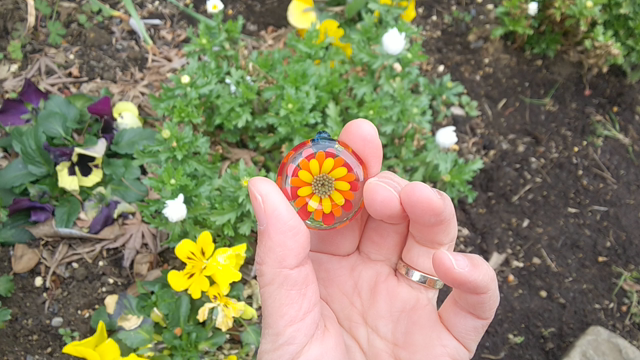 お花のペンダント/A Flower Pendantの記事動画