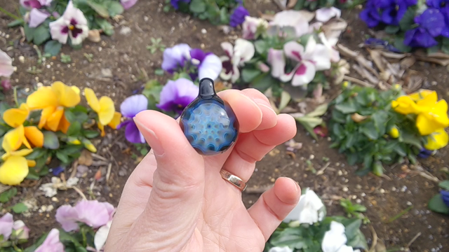 Honeycomb Pendant/蜂の巣ペンダントの記事動画