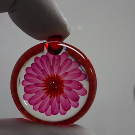 お花のペンダント/Flower pendantの記事動画