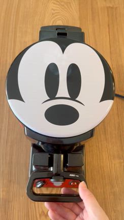 ディズニーUSミッキーワッフルメーカーでミッキー型ワッフルを使って