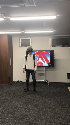 VRでテンションアゲアゲおじさんの記事動画