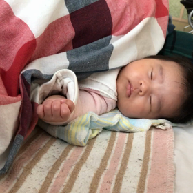 生後１ヶ月12日 濃い色のうんちの画像