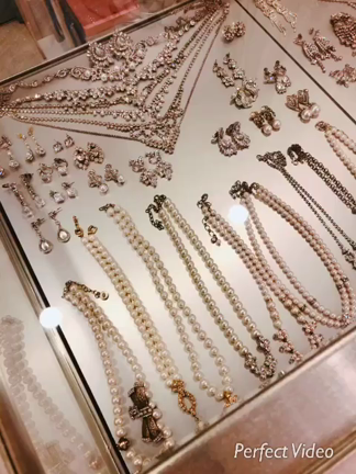 Marchesa ♡ ブラックロングドレスの記事動画