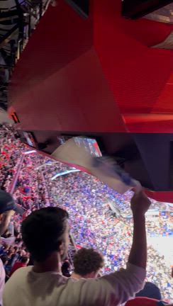 ２７万のチケットとマリファナ街の記事動画