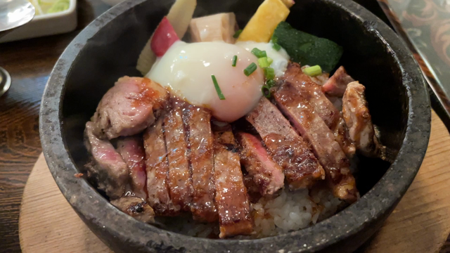 サーロインステーキ石焼まぶし　洋食屋マメゾン星ヶ丘分店（千種区）の記事動画