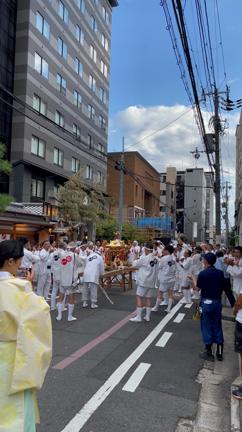 白山神社のお神輿に遭遇の記事動画