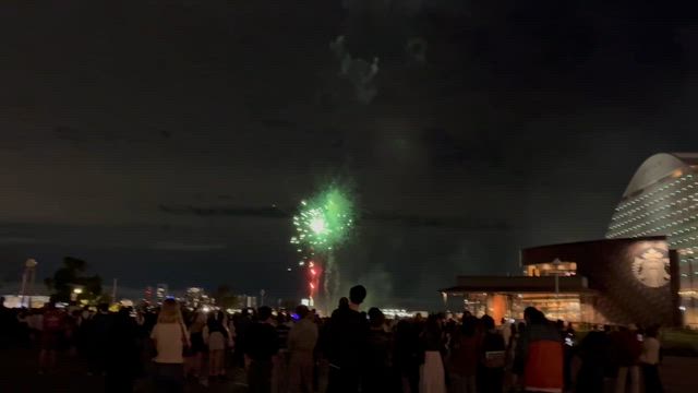 メリケンパークで花火の記事動画